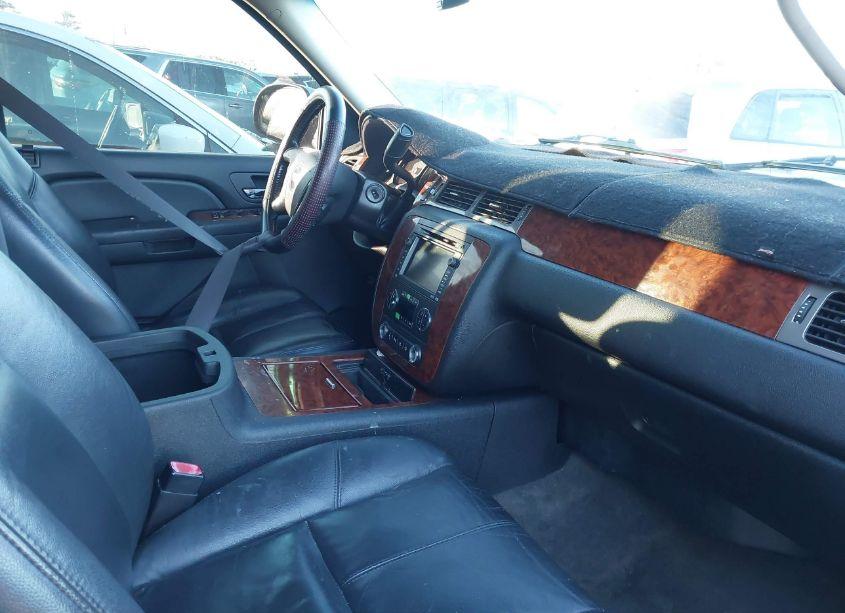 Photo 5 of 2008 Chevrolet Tahoe LTZ (VIN 1GNFC13J38R144068)