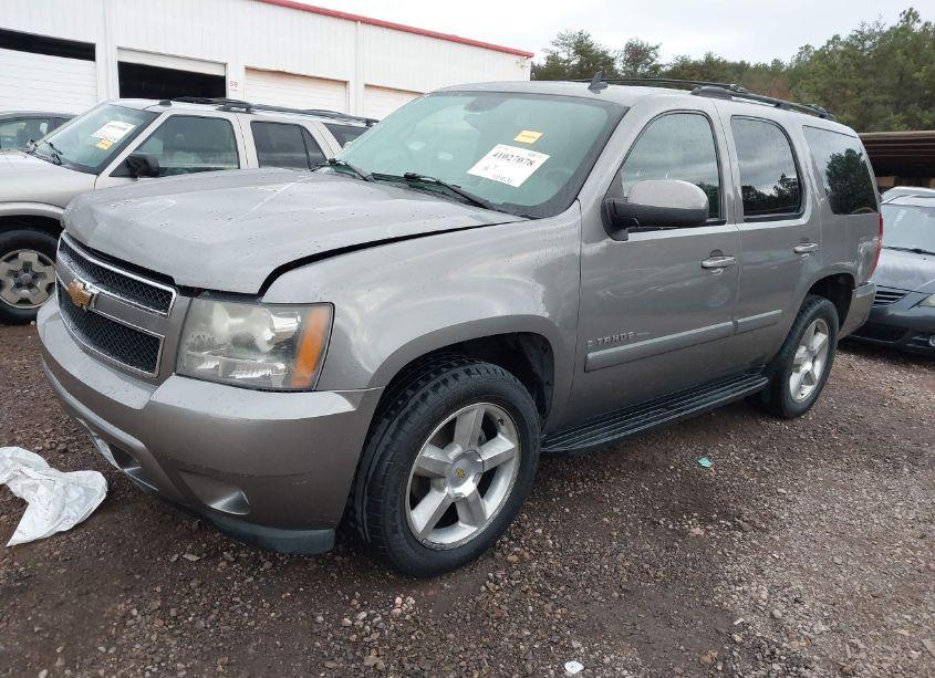 Photo 2 of 2007 Chevrolet Tahoe LT (VIN 1GNFC13J47J154301)