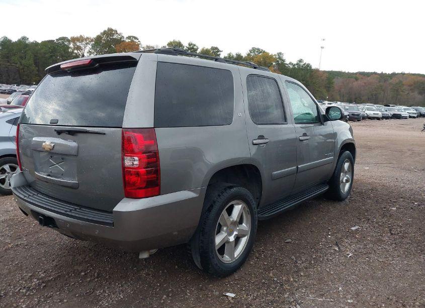 Photo 4 of 2007 Chevrolet Tahoe LT (VIN 1GNFC13J47J154301)
