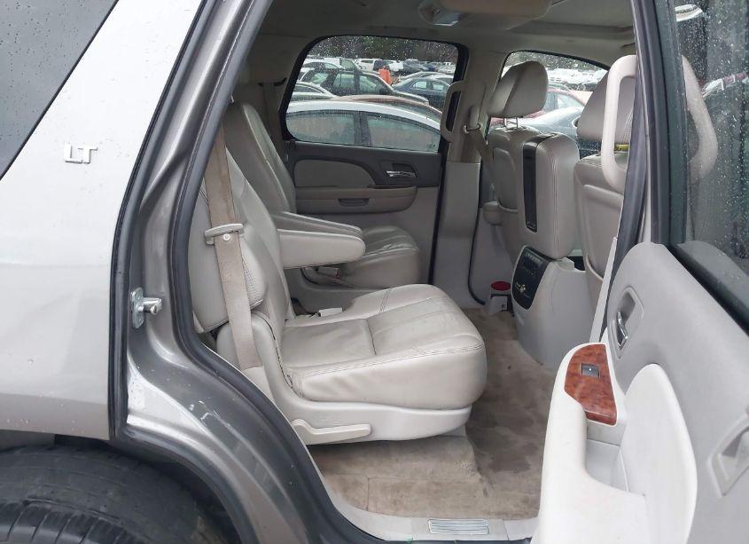 Photo 8 of 2007 Chevrolet Tahoe LT (VIN 1GNFC13J47J154301)