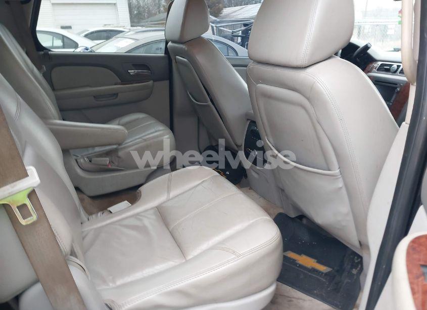 Photo 8 of 2007 Chevrolet Tahoe LT (VIN 1GNFC13J47R120103)