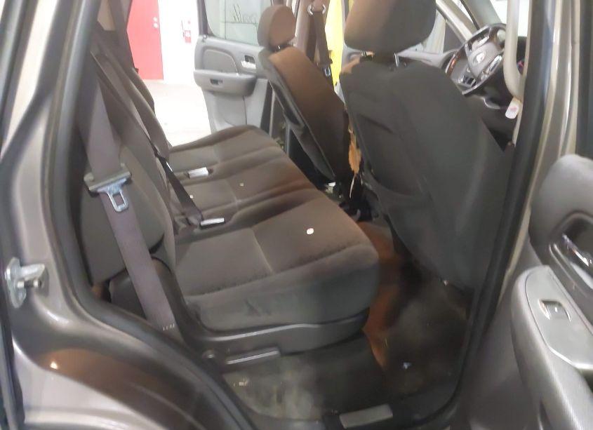 Photo 8 of 2007 Chevrolet Tahoe LS (VIN 1GNFC13J57J140715)