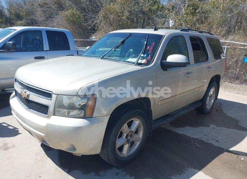 Photo 2 of 2007 Chevrolet Tahoe LT (VIN 1GNFC13J57J400000)