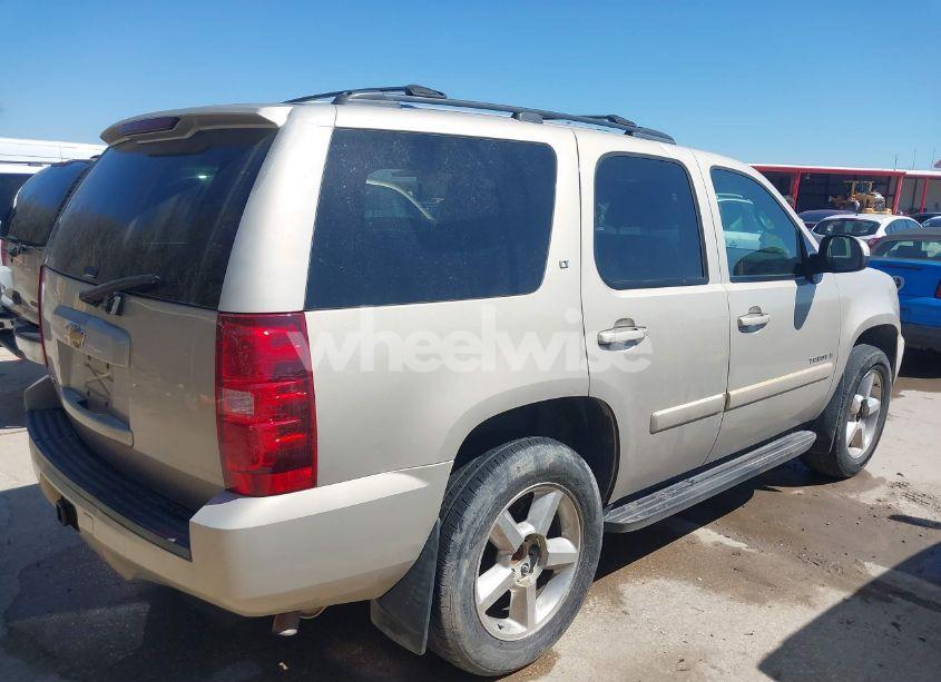 Photo 4 of 2007 Chevrolet Tahoe LT (VIN 1GNFC13J57J400000)