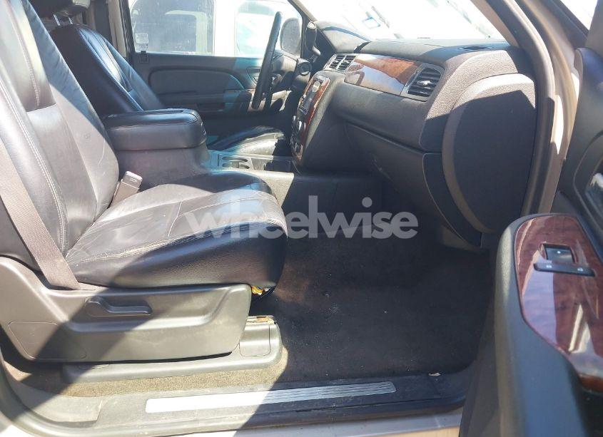 Photo 5 of 2007 Chevrolet Tahoe LT (VIN 1GNFC13J57J400000)