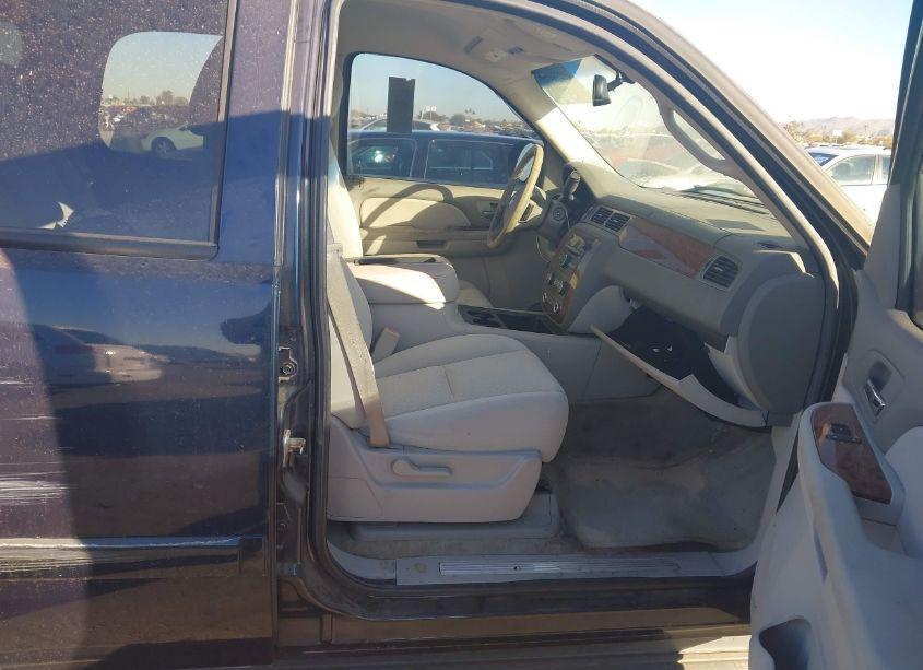 Photo 5 of 2007 Chevrolet Tahoe LT (VIN 1GNFC13J57R106100)