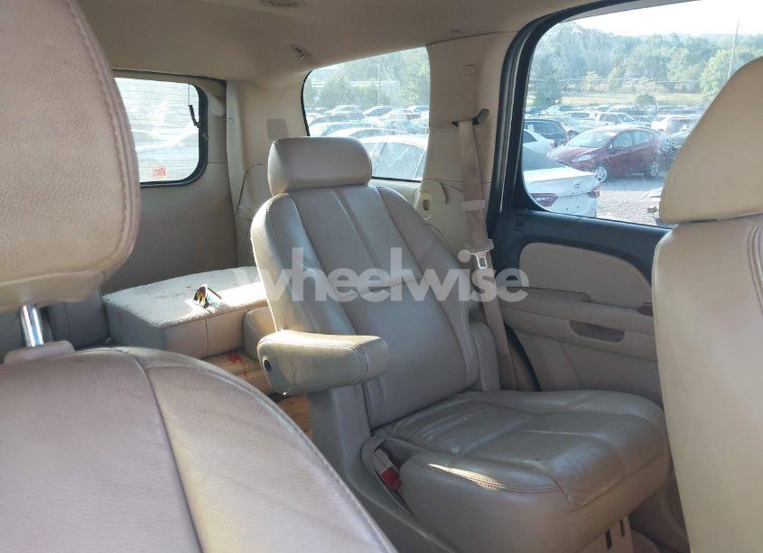 Photo 8 of 2007 Chevrolet Tahoe LT (VIN 1GNFC13J57R313666)