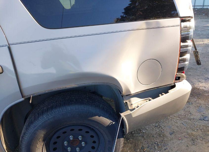 Photo 18 of 2007 Chevrolet Tahoe LT (VIN 1GNFC13J67R100872)