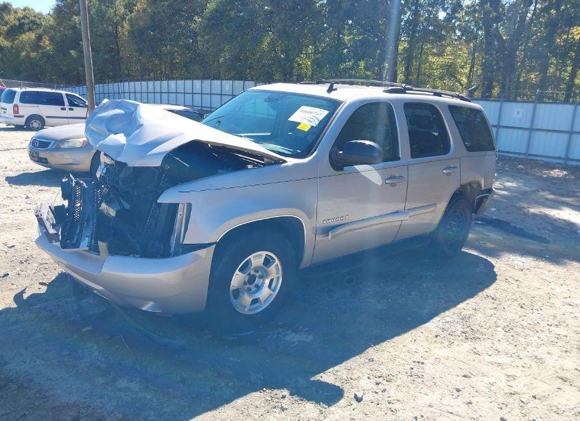 Photo 2 of 2007 Chevrolet Tahoe LT (VIN 1GNFC13J67R100872)
