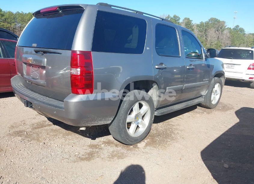 Photo 4 of 2007 Chevrolet Tahoe LT (VIN 1GNFC13J67R142832)