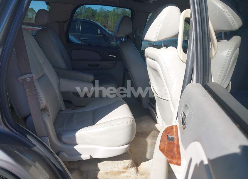 Photo 8 of 2007 Chevrolet Tahoe LT (VIN 1GNFC13J67R142832)