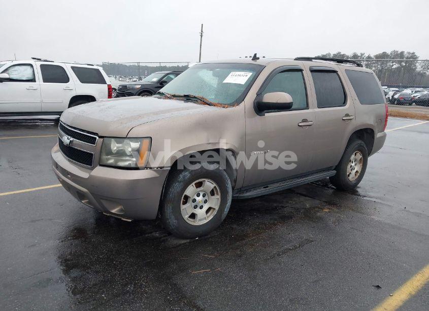 Photo 2 of 2007 Chevrolet Tahoe LT (VIN 1GNFC13J67R185065)