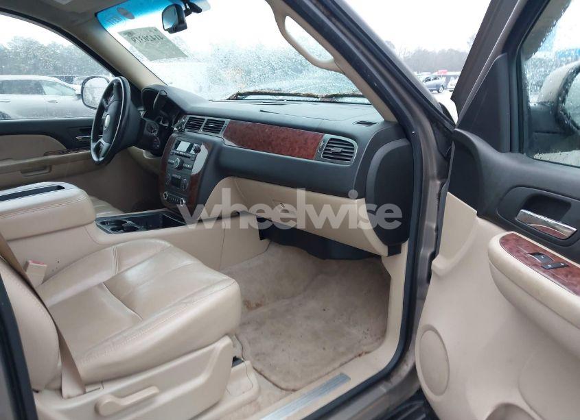 Photo 5 of 2007 Chevrolet Tahoe LT (VIN 1GNFC13J67R185065)