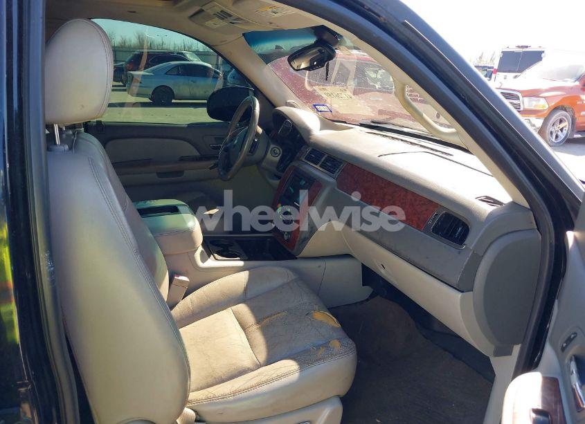 Photo 5 of 2007 Chevrolet Tahoe LTZ (VIN 1GNFC13J67R245233)