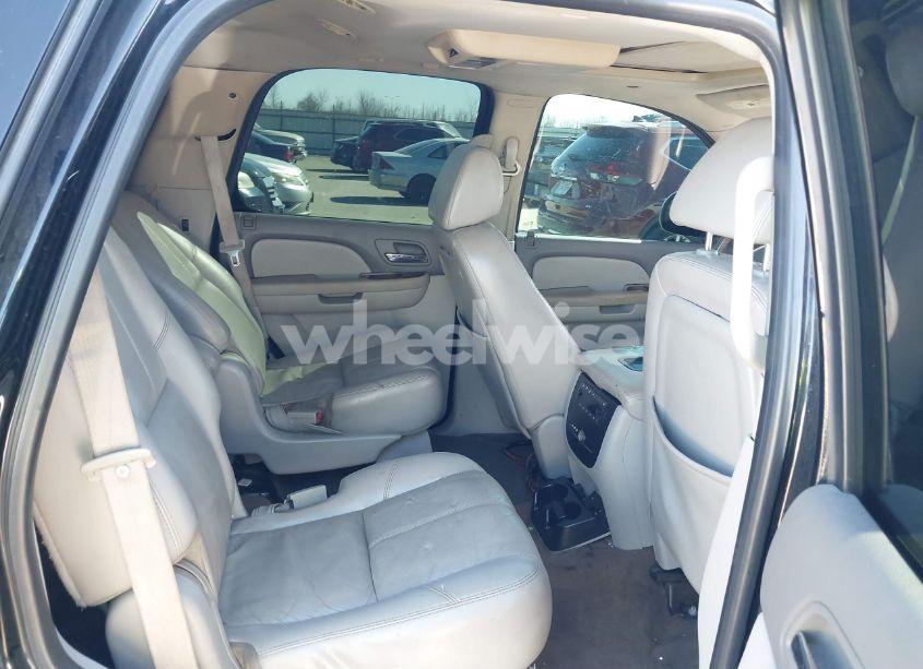 Photo 8 of 2007 Chevrolet Tahoe LTZ (VIN 1GNFC13J67R245233)