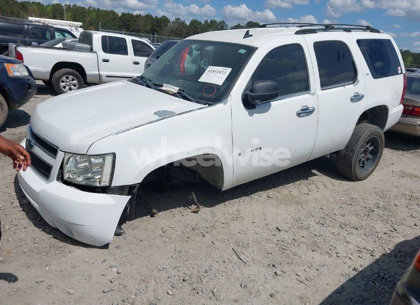 Photo 2 of 2007 Chevrolet Tahoe LS (VIN 1GNFC13J77J127304)