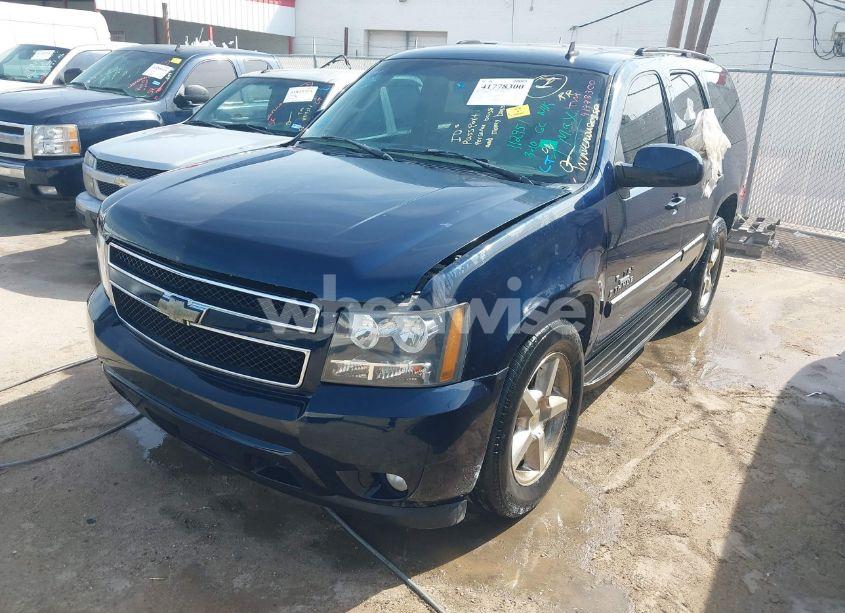 Photo 2 of 2007 Chevrolet Tahoe LT (VIN 1GNFC13J77R112951)