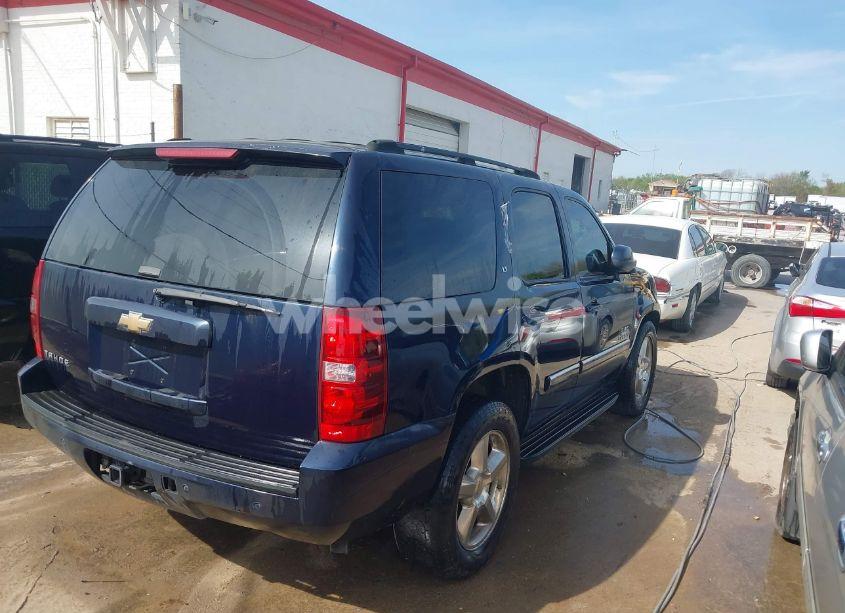 Photo 4 of 2007 Chevrolet Tahoe LT (VIN 1GNFC13J77R112951)