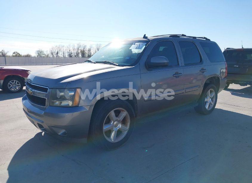 Photo 2 of 2007 Chevrolet Tahoe LT (VIN 1GNFC13J77R117888)