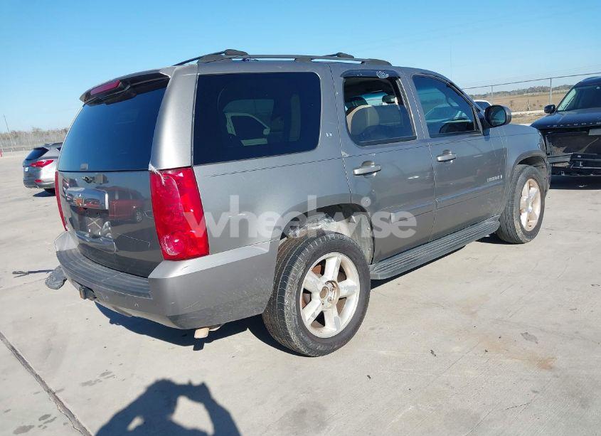 Photo 4 of 2007 Chevrolet Tahoe LT (VIN 1GNFC13J77R117888)