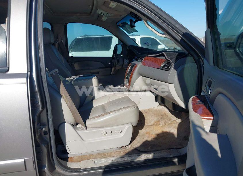 Photo 5 of 2007 Chevrolet Tahoe LT (VIN 1GNFC13J77R117888)