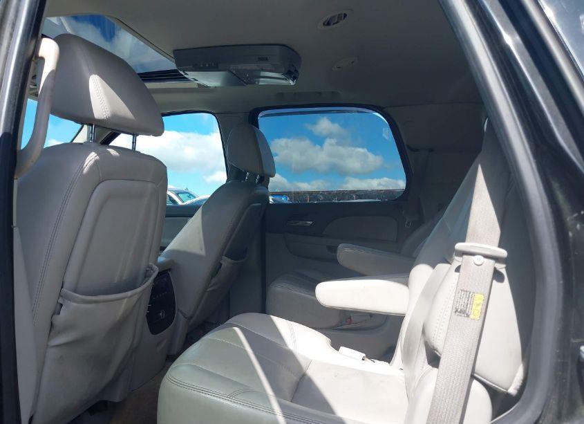 Photo 8 of 2007 Chevrolet Tahoe LTZ (VIN 1GNFC13J77R146582)