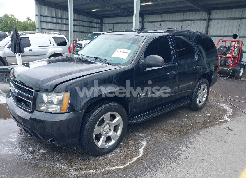 Photo 2 of 2007 Chevrolet Tahoe LT (VIN 1GNFC13J77R152933)