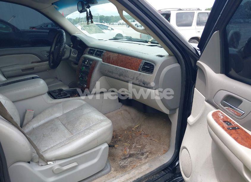 Photo 5 of 2007 Chevrolet Tahoe LT (VIN 1GNFC13J77R152933)