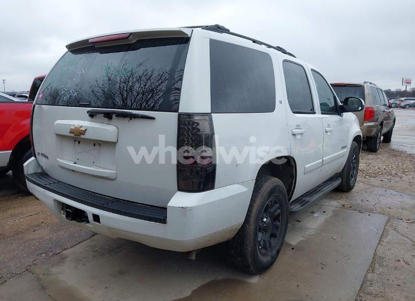 Photo 4 of 2007 Chevrolet Tahoe LT (VIN 1GNFC13J77R165522)