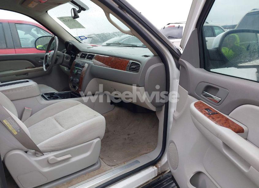 Photo 5 of 2007 Chevrolet Tahoe LT (VIN 1GNFC13J77R165522)