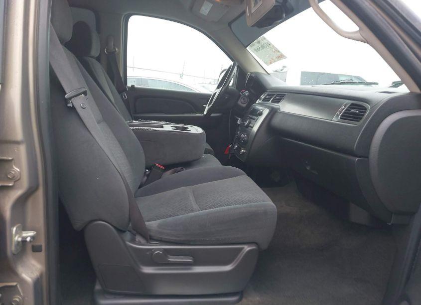 Photo 5 of 2007 Chevrolet Tahoe LS (VIN 1GNFC13J77R243524)