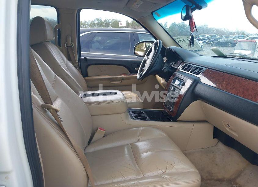 Photo 5 of 2007 Chevrolet Tahoe LT (VIN 1GNFC13J87R116085)