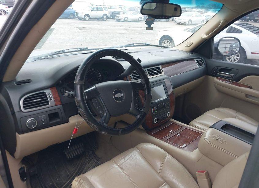 Photo 12 of 2007 Chevrolet Tahoe LTZ (VIN 1GNFC13J87R333068)