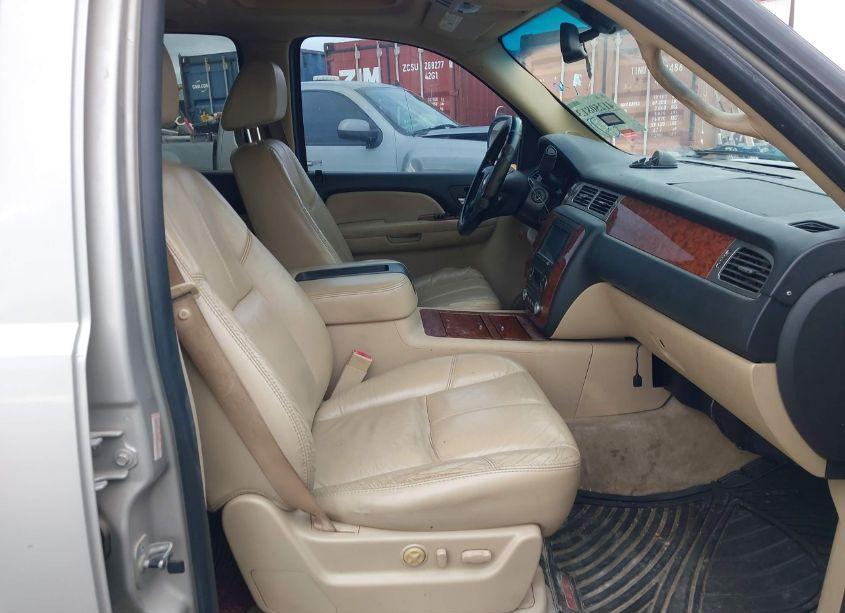 Photo 5 of 2007 Chevrolet Tahoe LTZ (VIN 1GNFC13J87R333068)
