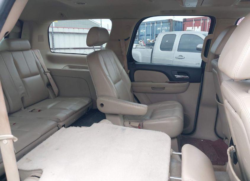 Photo 8 of 2007 Chevrolet Tahoe LTZ (VIN 1GNFC13J87R333068)