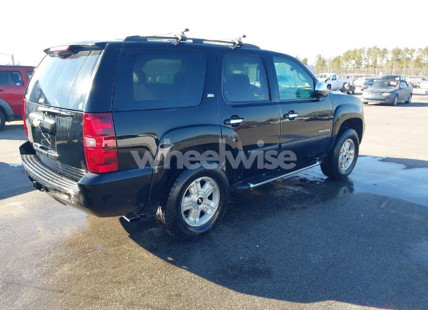 Photo 4 of 2007 Chevrolet Tahoe LT (VIN 1GNFC13J87R423739)