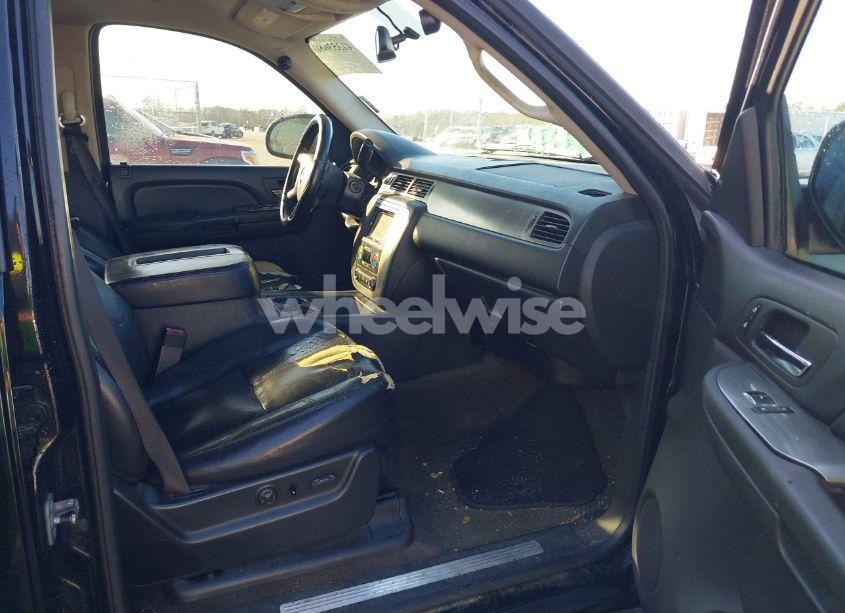 Photo 5 of 2007 Chevrolet Tahoe LT (VIN 1GNFC13J87R423739)