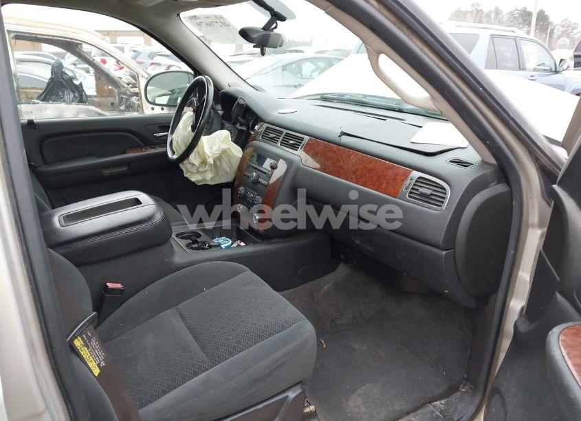 Photo 5 of 2007 Chevrolet Tahoe LT (VIN 1GNFC13J97J146579)