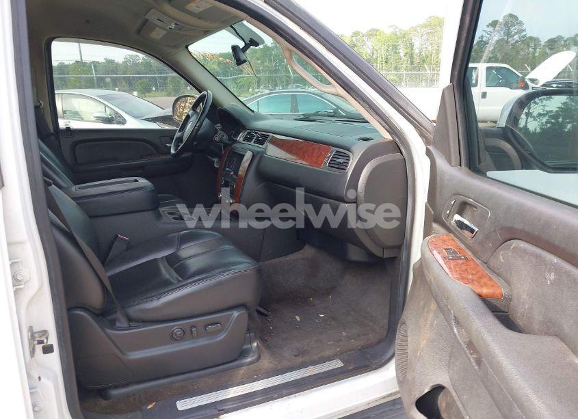 Photo 5 of 2007 Chevrolet Tahoe LT (VIN 1GNFC13J97R109226)