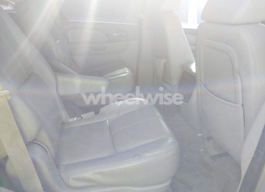 Photo 8 of 2007 Chevrolet Tahoe LTZ (VIN 1GNFC13J97R379542)