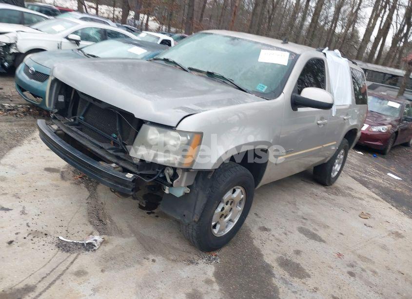 Photo 2 of 2007 Chevrolet Tahoe LT (VIN 1GNFC13J97R401944)