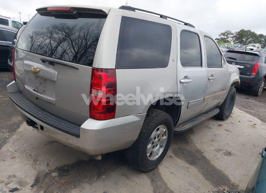 Photo 4 of 2007 Chevrolet Tahoe LT (VIN 1GNFC13J97R401944)
