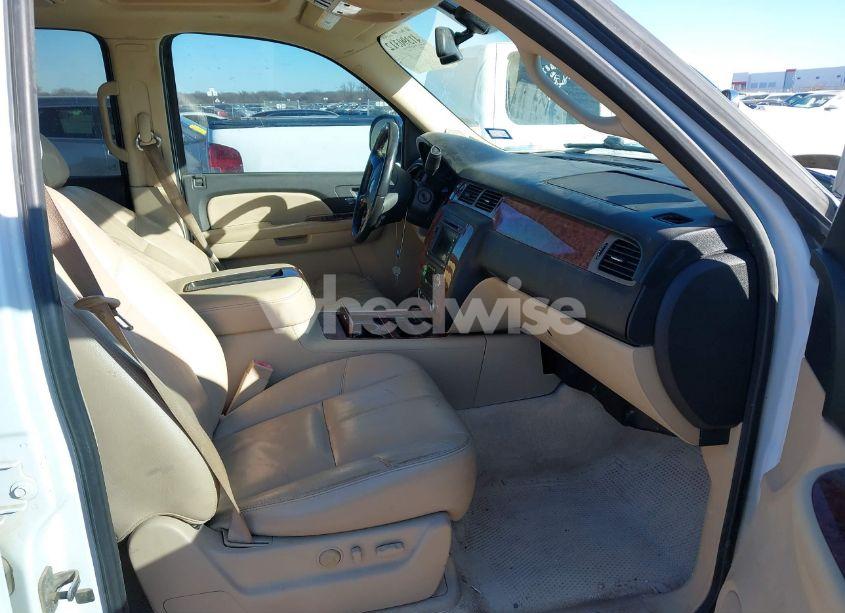 Photo 5 of 2008 Chevrolet Tahoe LTZ (VIN 1GNFC13J98R266014)