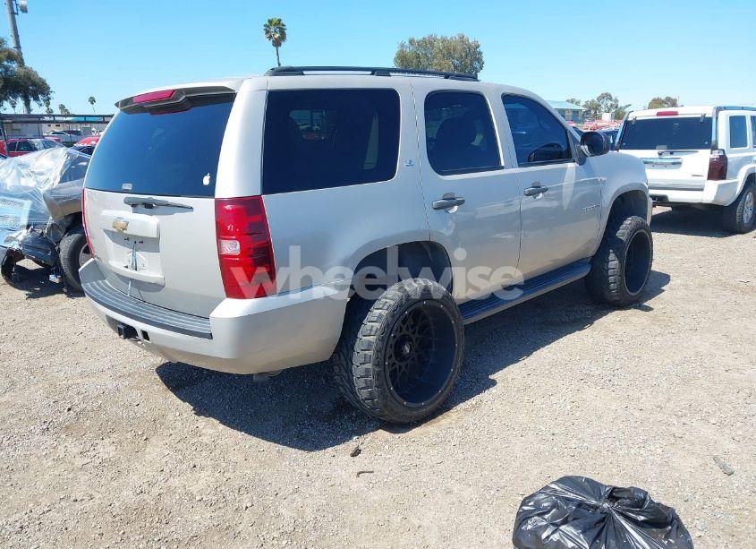 Photo 4 of 2007 Chevrolet Tahoe LS (VIN 1GNFC13JX7R132823)