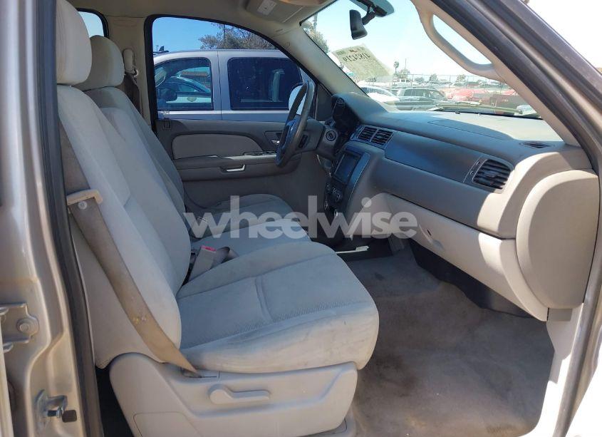 Photo 5 of 2007 Chevrolet Tahoe LS (VIN 1GNFC13JX7R132823)