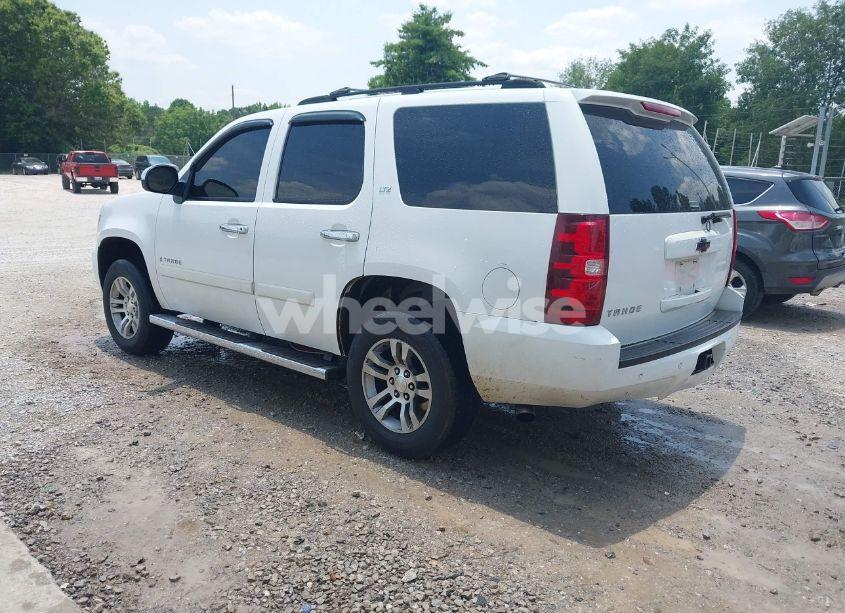Photo 3 of 2007 Chevrolet Tahoe LTZ (VIN 1GNFC13JX7R256106)
