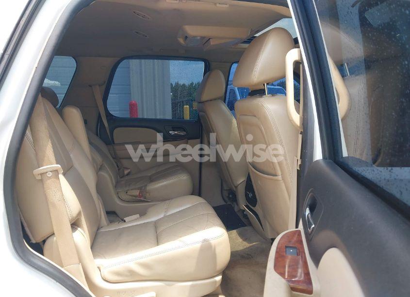Photo 8 of 2007 Chevrolet Tahoe LTZ (VIN 1GNFC13JX7R256106)