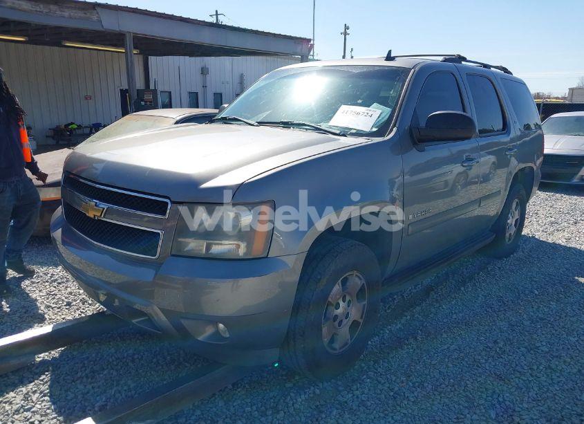 Photo 2 of 2007 Chevrolet Tahoe LT (VIN 1GNFC13JX7R365648)