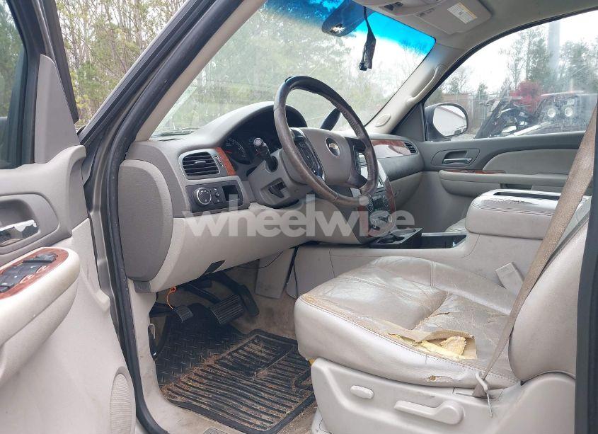 Photo 5 of 2007 Chevrolet Tahoe LT (VIN 1GNFC13JX7R365648)