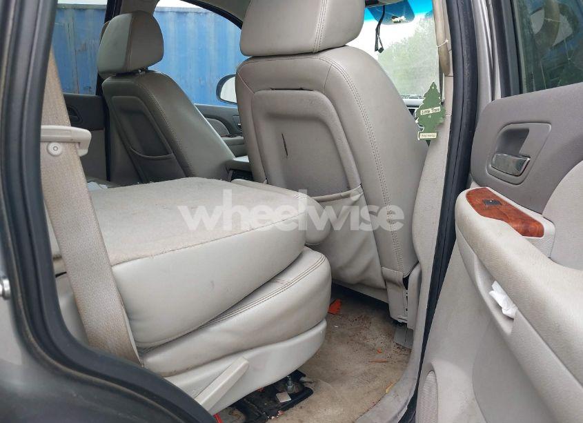 Photo 8 of 2007 Chevrolet Tahoe LT (VIN 1GNFC13JX7R365648)